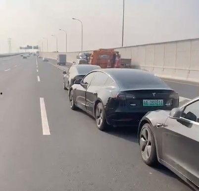 特斯拉最新款爆料视频,颠覆未来的电动革命前瞻  第2张